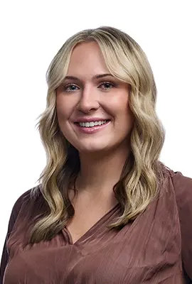 Chloe Desjardins Headshot